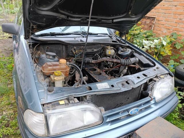 Серый Форд Скорпио, объемом двигателя 2.5 л и пробегом 300 тыс. км за 358 $, фото 5 на Automoto.ua