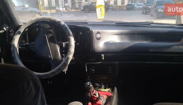 Серый Форд Скорпио, объемом двигателя 2 л и пробегом 350 тыс. км за 900 $, фото 8 на Automoto.ua