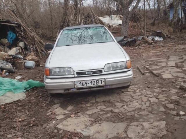 Серый Форд Скорпио, объемом двигателя 2 л и пробегом 300 тыс. км за 1184 $, фото 1 на Automoto.ua