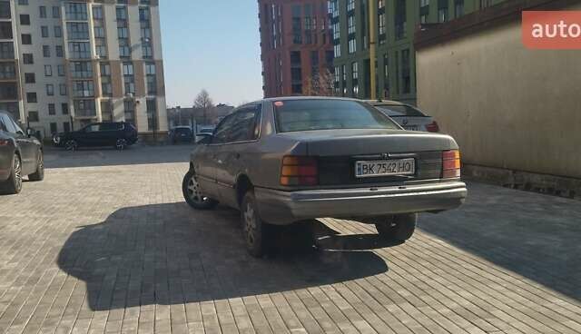 Серый Форд Скорпио, объемом двигателя 2 л и пробегом 350 тыс. км за 900 $, фото 4 на Automoto.ua