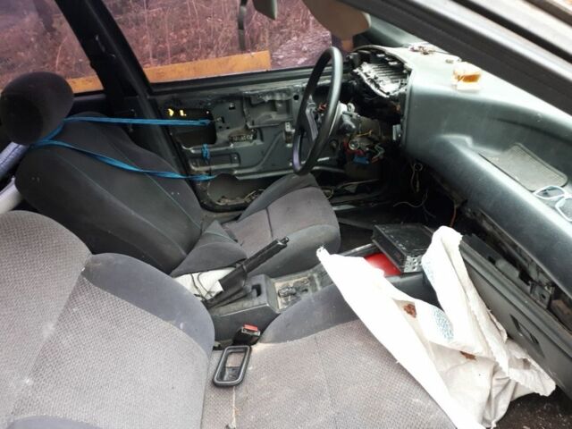 Серый Форд Скорпио, объемом двигателя 0 л и пробегом 200 тыс. км за 400 $, фото 2 на Automoto.ua