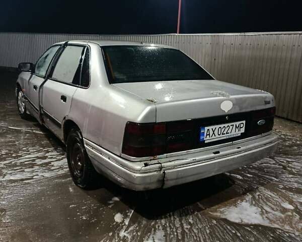 Серый Форд Скорпио, объемом двигателя 2 л и пробегом 250 тыс. км за 950 $, фото 6 на Automoto.ua