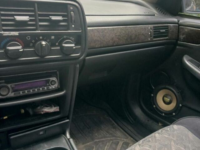 Серый Форд Скорпио, объемом двигателя 2 л и пробегом 100 тыс. км за 1547 $, фото 2 на Automoto.ua