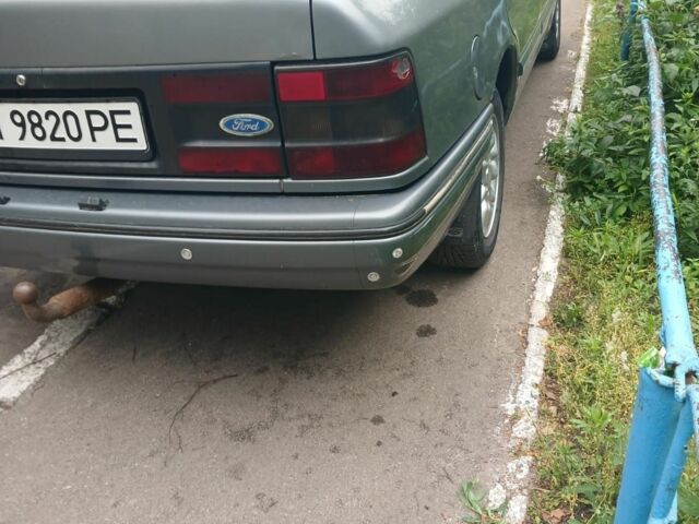 Серый Форд Скорпио, объемом двигателя 2 л и пробегом 100 тыс. км за 1547 $, фото 3 на Automoto.ua