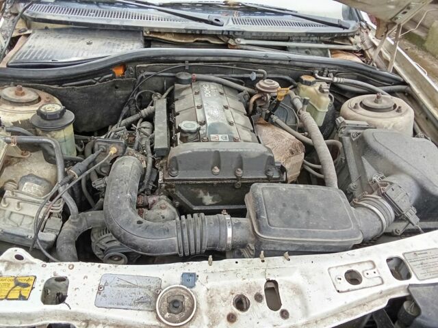 Серый Форд Скорпио, объемом двигателя 2 л и пробегом 450 тыс. км за 1200 $, фото 4 на Automoto.ua