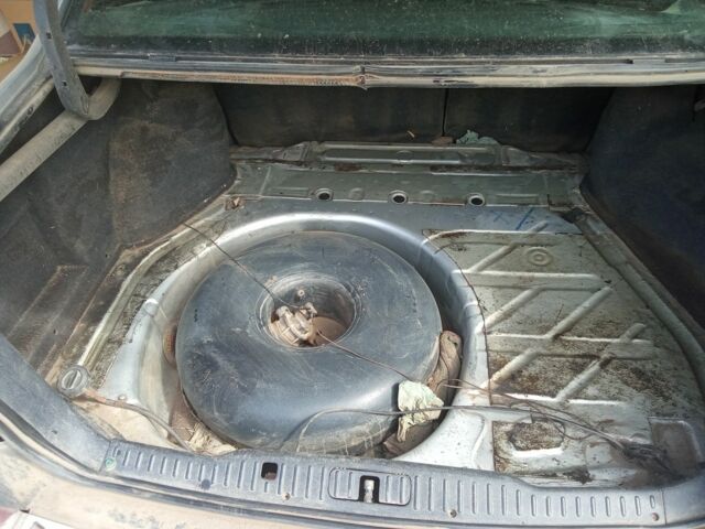 Серый Форд Скорпио, объемом двигателя 2 л и пробегом 1 тыс. км за 2000 $, фото 11 на Automoto.ua