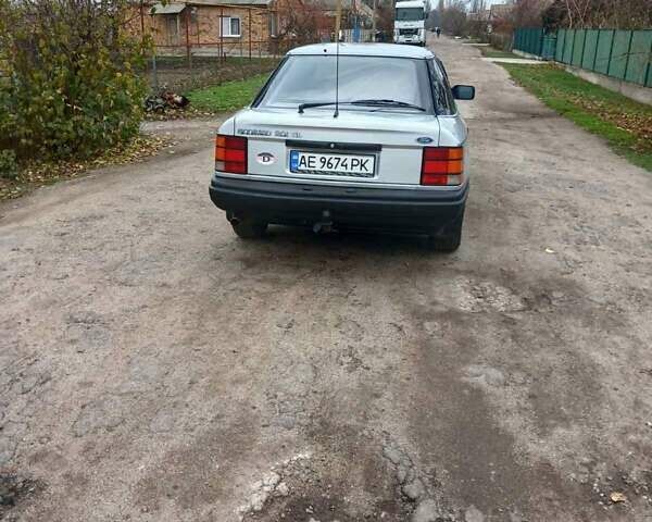 Сірий Форд Скорпіо, об'ємом двигуна 2 л та пробігом 245 тис. км за 2400 $, фото 1 на Automoto.ua