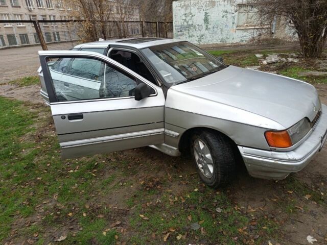 Серый Форд Скорпио, объемом двигателя 2 л и пробегом 400 тыс. км за 1000 $, фото 5 на Automoto.ua