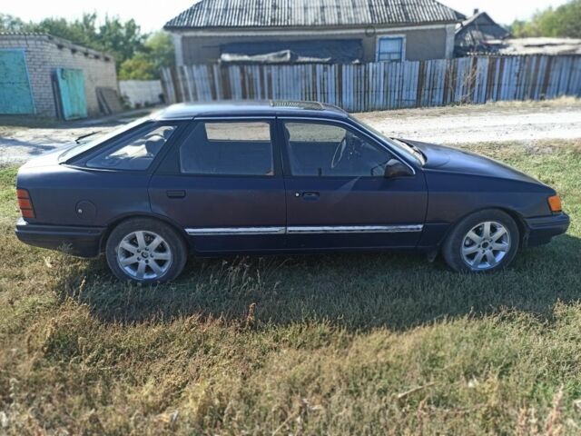 Синий Форд Скорпио, объемом двигателя 2 л и пробегом 312 тыс. км за 1139 $, фото 3 на Automoto.ua