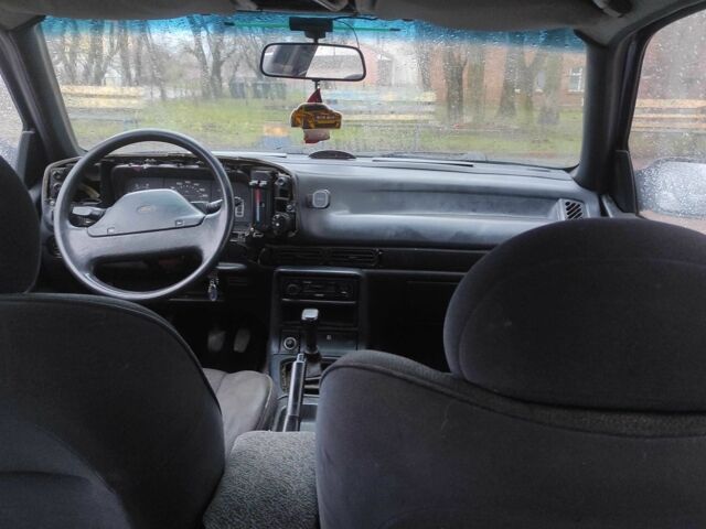 Синий Форд Скорпио, объемом двигателя 2 л и пробегом 385 тыс. км за 950 $, фото 4 на Automoto.ua