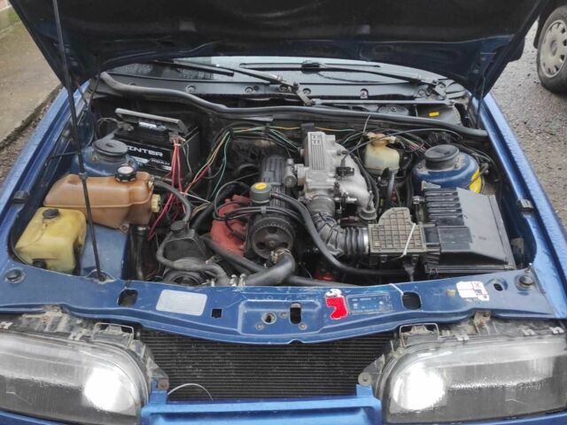 Синий Форд Скорпио, объемом двигателя 2 л и пробегом 385 тыс. км за 950 $, фото 2 на Automoto.ua