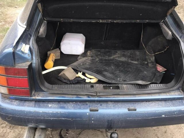 Синий Форд Скорпио, объемом двигателя 2 л и пробегом 369 тыс. км за 900 $, фото 12 на Automoto.ua