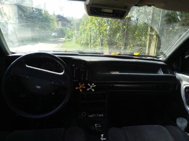 Синий Форд Скорпио, объемом двигателя 2 л и пробегом 200 тыс. км за 750 $, фото 6 на Automoto.ua