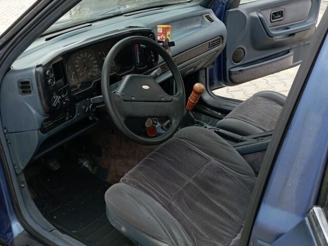 Синий Форд Скорпио, объемом двигателя 2 л и пробегом 400 тыс. км за 600 $, фото 4 на Automoto.ua