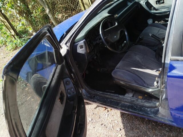 Синий Форд Скорпио, объемом двигателя 2 л и пробегом 200 тыс. км за 750 $, фото 4 на Automoto.ua