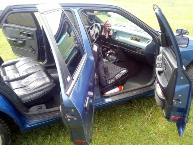 Синій Форд Скорпіо, об'ємом двигуна 2.4 л та пробігом 180 тис. км за 2200 $, фото 11 на Automoto.ua