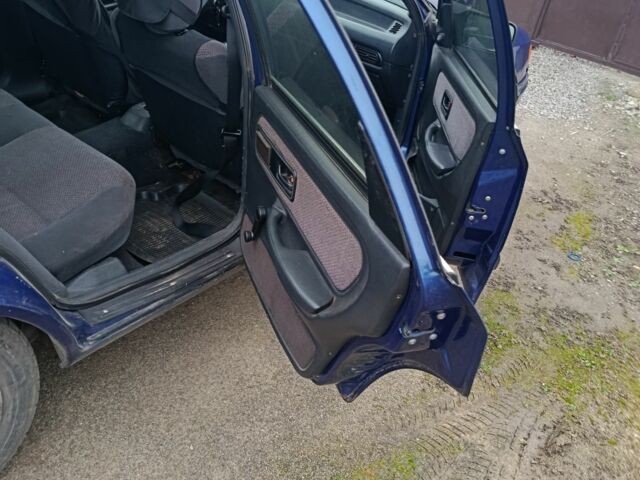 Синий Форд Скорпио, объемом двигателя 2 л и пробегом 246 тыс. км за 1300 $, фото 4 на Automoto.ua