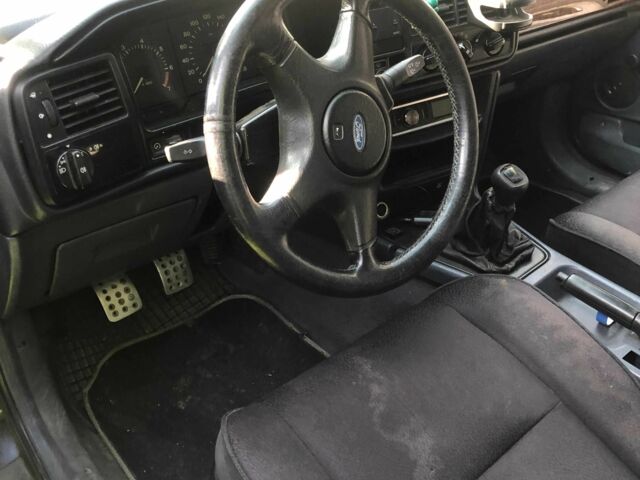 Синий Форд Скорпио, объемом двигателя 2 л и пробегом 300 тыс. км за 1100 $, фото 3 на Automoto.ua