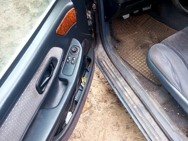 Синий Форд Скорпио, объемом двигателя 2.4 л и пробегом 300 тыс. км за 600 $, фото 4 на Automoto.ua