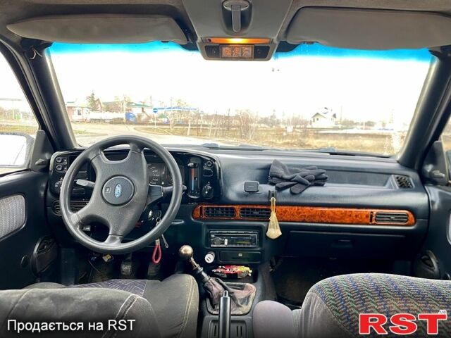 Синий Форд Скорпио, объемом двигателя 2 л и пробегом 250 тыс. км за 1250 $, фото 5 на Automoto.ua