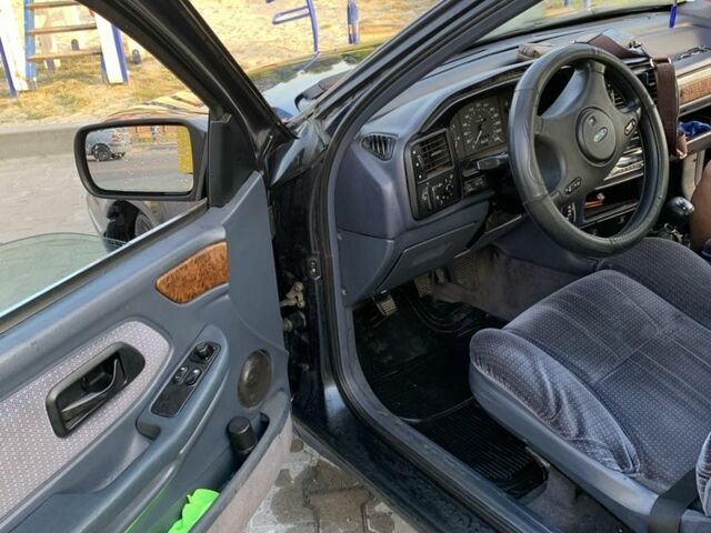 Синий Форд Скорпио, объемом двигателя 2 л и пробегом 320 тыс. км за 800 $, фото 4 на Automoto.ua