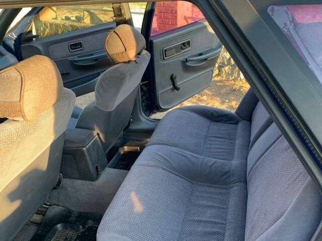 Синий Форд Скорпио, объемом двигателя 2 л и пробегом 340 тыс. км за 900 $, фото 3 на Automoto.ua