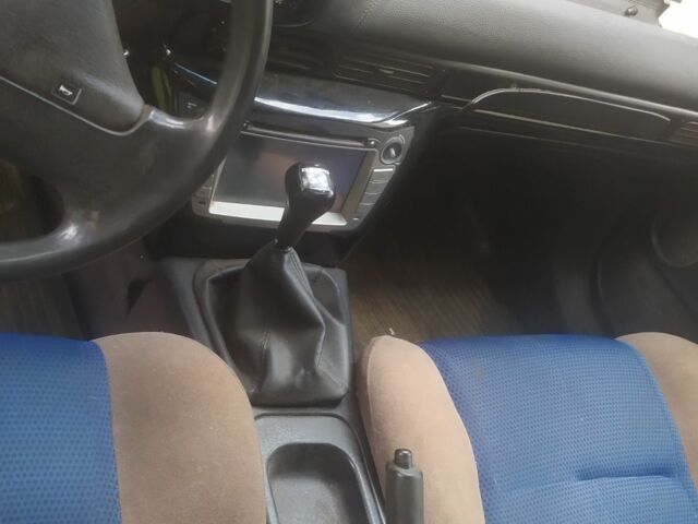 Синий Форд Скорпио, объемом двигателя 2 л и пробегом 300 тыс. км за 700 $, фото 2 на Automoto.ua