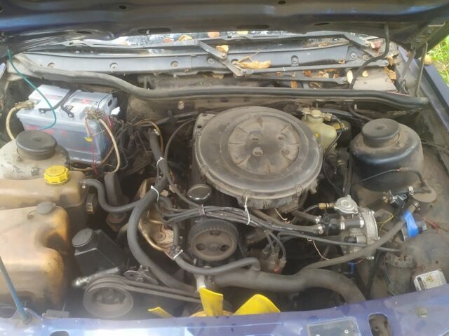 Синий Форд Скорпио, объемом двигателя 2 л и пробегом 300 тыс. км за 700 $, фото 4 на Automoto.ua