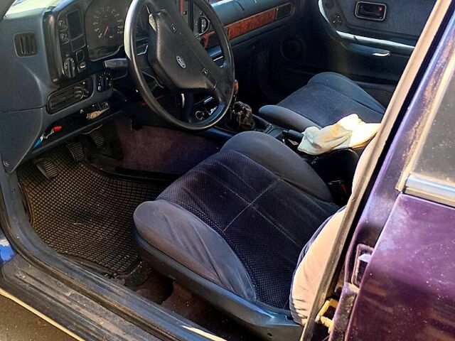 Синий Форд Скорпио, объемом двигателя 2 л и пробегом 370 тыс. км за 2100 $, фото 4 на Automoto.ua