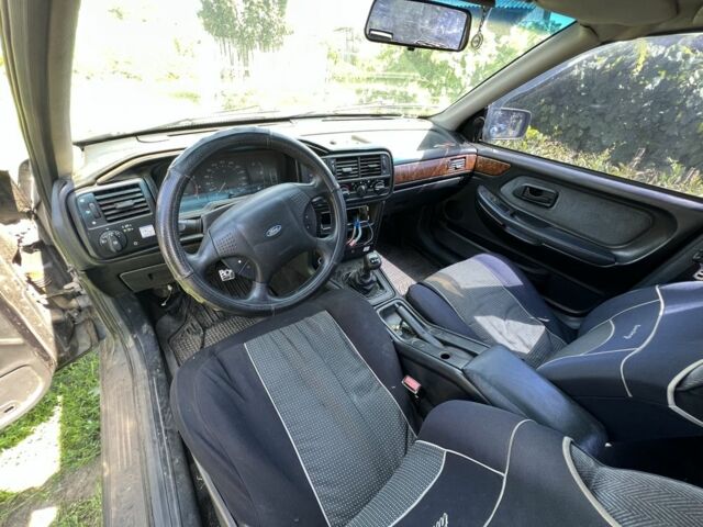 Зеленый Форд Скорпио, объемом двигателя 2.9 л и пробегом 999 тыс. км за 1100 $, фото 4 на Automoto.ua