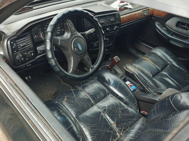 Форд Скорпио 1993 в Николаеве на Automoto.ua Зеленый Форд Скорпио, объемом двигателя 2 л и пробегом 300 тыс. км за 713 $, фото 4 на Automoto.ua