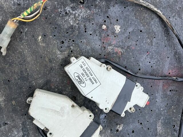 Зеленый Форд Скорпио, объемом двигателя 2 л и пробегом 250 тыс. км за 200 $, фото 7 на Automoto.ua