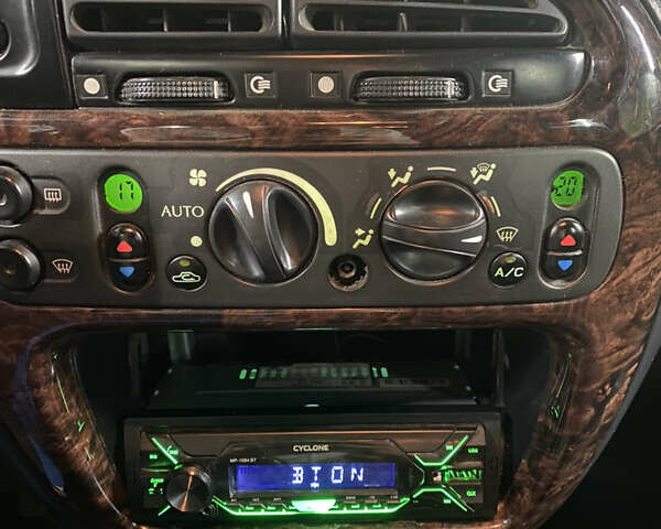 Зелений Форд Скорпіо, об'ємом двигуна 2.3 л та пробігом 333 тис. км за 2190 $, фото 35 на Automoto.ua