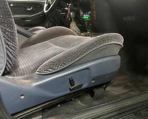 Зелений Форд Скорпіо, об'ємом двигуна 2.3 л та пробігом 333 тис. км за 2190 $, фото 25 на Automoto.ua