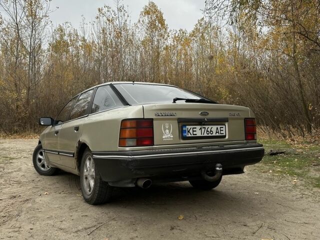 Зелений Форд Скорпіо, об'ємом двигуна 2.4 л та пробігом 418 тис. км за 1000 $, фото 3 на Automoto.ua