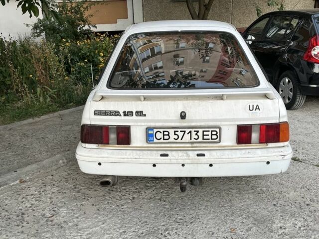 Форд Сиерра 1985 в Чернигове на Automoto.ua Белый Форд Сиерра, объемом двигателя 1.8 л и пробегом 1 тыс. км за 654 $, фото 3 на Automoto.ua