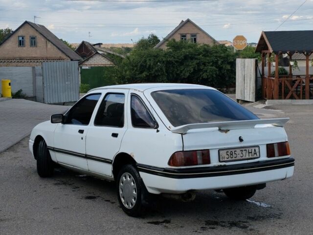 Білий Форд Сієрра, об'ємом двигуна 2 л та пробігом 90 тис. км за 851 $, фото 4 на Automoto.ua