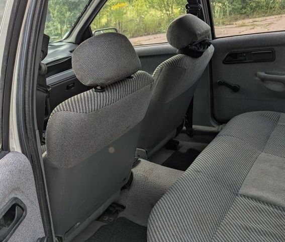 Белый Форд Сиерра, объемом двигателя 2.3 л и пробегом 800 тыс. км за 900 $, фото 8 на Automoto.ua