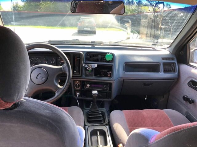 Белый Форд Сиерра, объемом двигателя 1.6 л и пробегом 700 тыс. км за 850 $, фото 6 на Automoto.ua