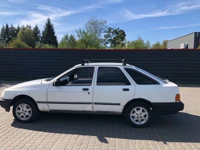 Белый Форд Сиерра, объемом двигателя 1.6 л и пробегом 700 тыс. км за 850 $, фото 2 на Automoto.ua