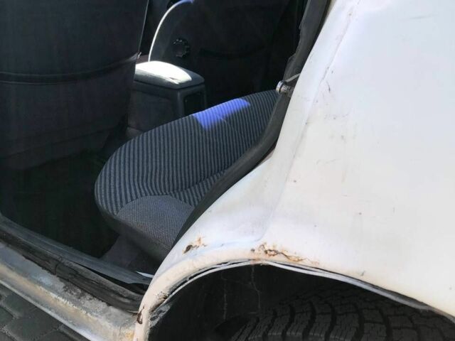 Белый Форд Сиерра, объемом двигателя 1.6 л и пробегом 700 тыс. км за 850 $, фото 13 на Automoto.ua