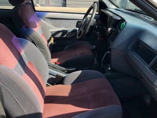 Белый Форд Сиерра, объемом двигателя 1.6 л и пробегом 700 тыс. км за 850 $, фото 5 на Automoto.ua