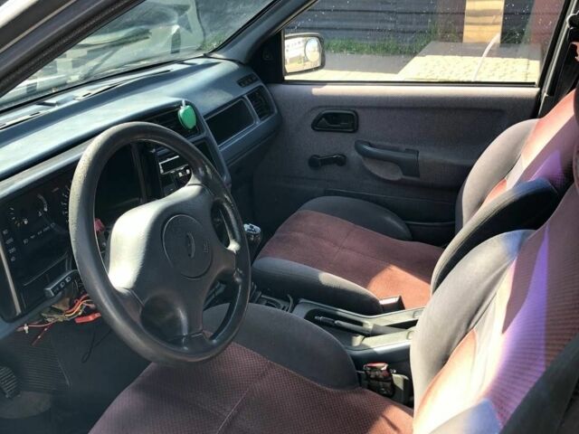 Белый Форд Сиерра, объемом двигателя 1.6 л и пробегом 700 тыс. км за 850 $, фото 10 на Automoto.ua