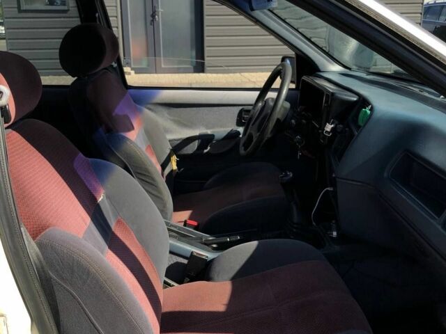 Белый Форд Сиерра, объемом двигателя 1.6 л и пробегом 700 тыс. км за 850 $, фото 19 на Automoto.ua