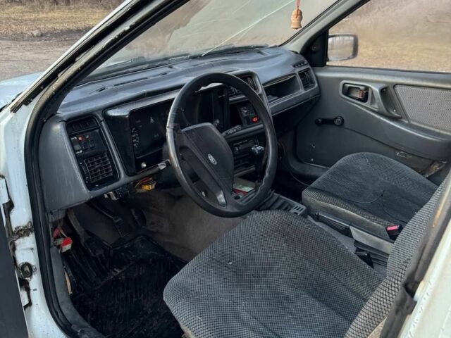 Білий Форд Сієрра, об'ємом двигуна 2 л та пробігом 240 тис. км за 457 $, фото 4 на Automoto.ua