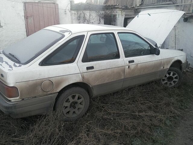 Білий Форд Сієрра, об'ємом двигуна 1.8 л та пробігом 120 тис. км за 1189 $, фото 5 на Automoto.ua