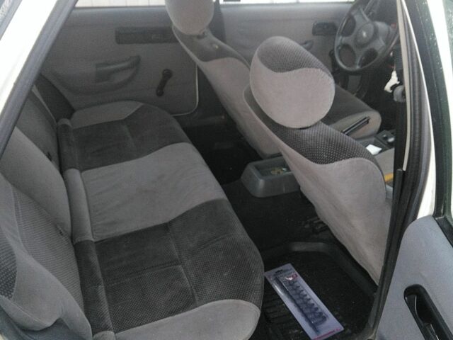 Білий Форд Сієрра, об'ємом двигуна 1.8 л та пробігом 120 тис. км за 1189 $, фото 3 на Automoto.ua