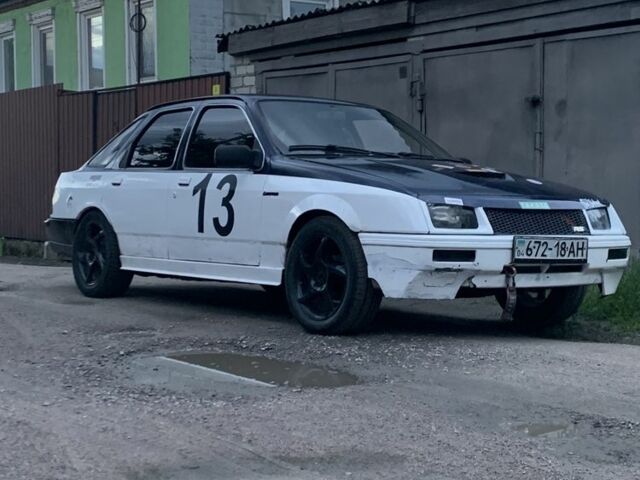 Белый Форд Сиерра, объемом двигателя 3 л и пробегом 185 тыс. км за 709 $, фото 1 на Automoto.ua