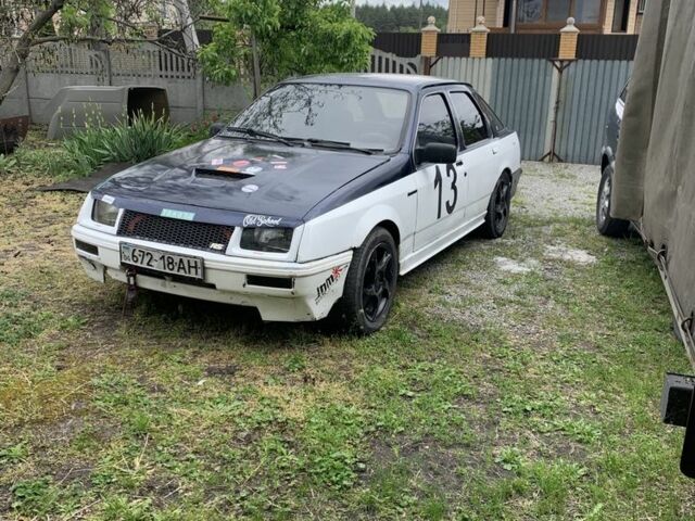 Белый Форд Сиерра, объемом двигателя 3 л и пробегом 185 тыс. км за 709 $, фото 3 на Automoto.ua