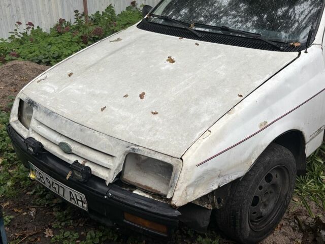 Белый Форд Сиерра, объемом двигателя 1.6 л и пробегом 1000 тыс. км за 479 $, фото 3 на Automoto.ua
